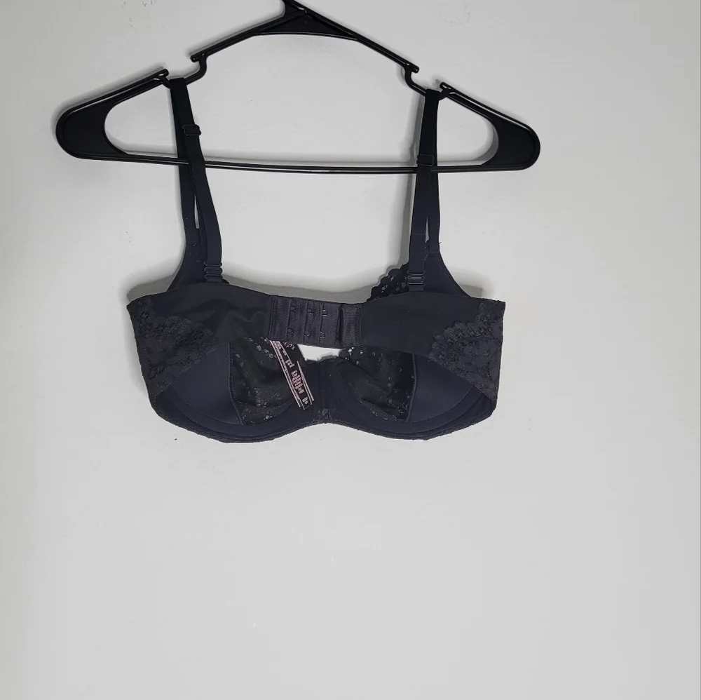 Victoria's Secret Bra 32DDD - Picture 4 of 8